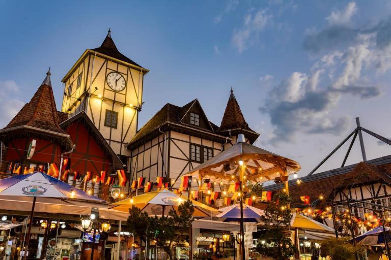 Quartos Proximos A Oktoberfest, Em بلوميناو المظهر الخارجي الصورة